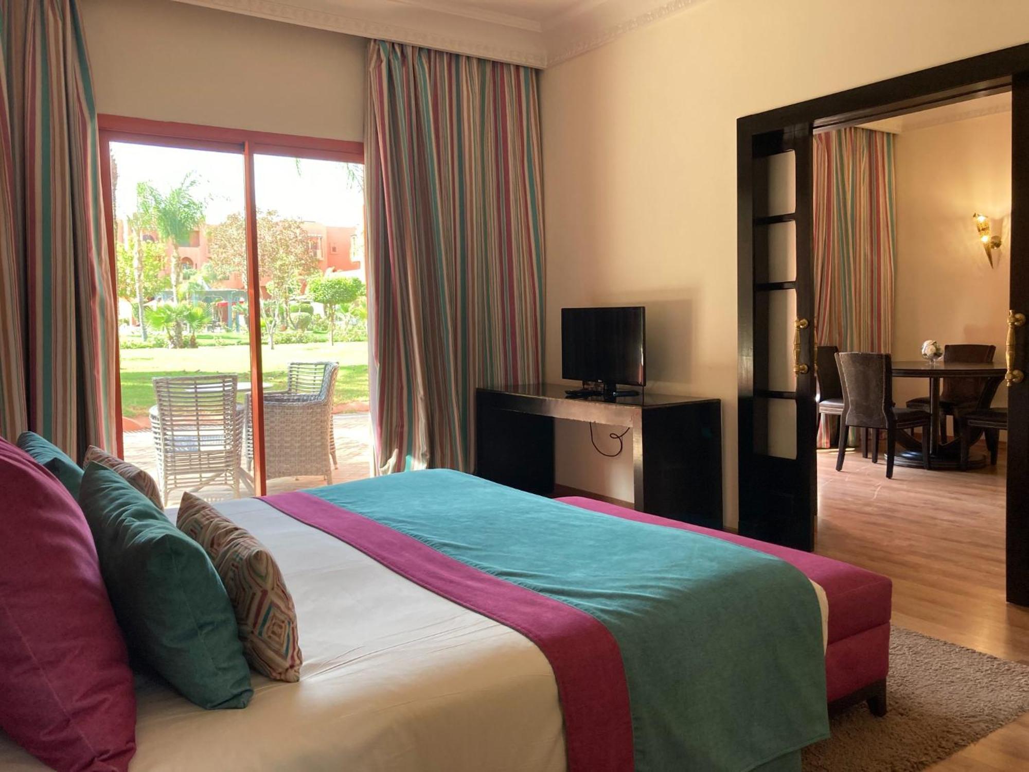 Palm Plaza Marrakech Hotel Marrakesh Exterior photo A bedroom in a hotel